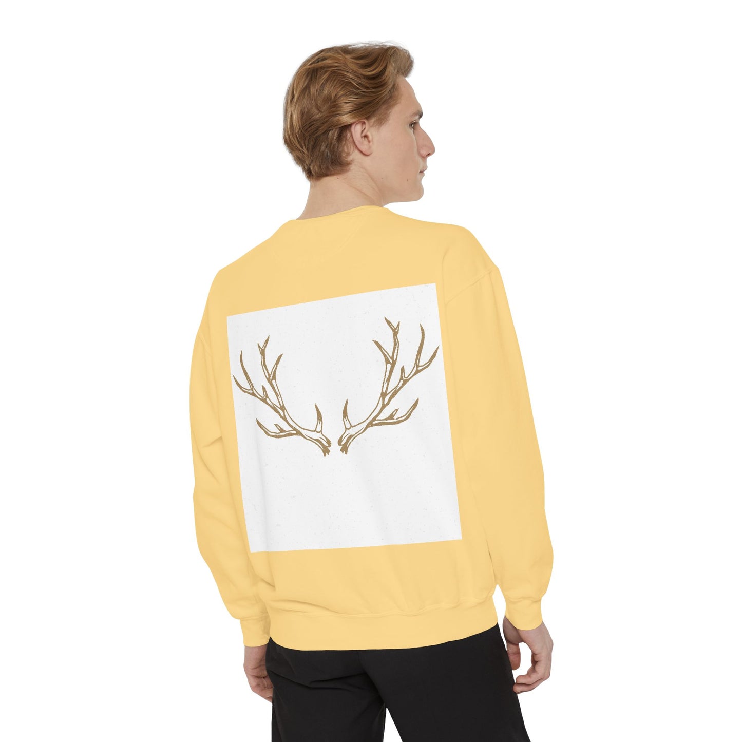 Thick and wide long-sleeved sweater