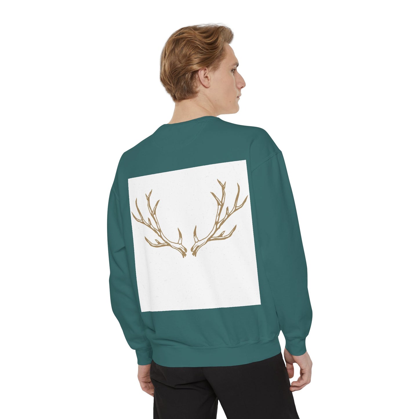 Thick and wide long-sleeved sweater