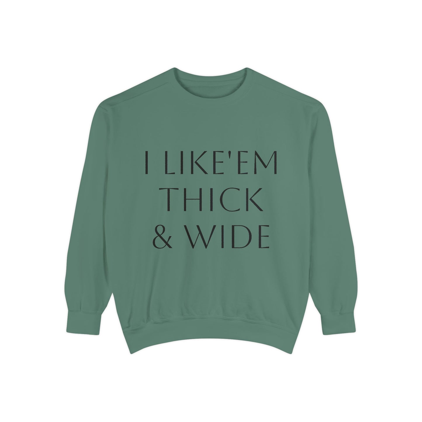 Thick and wide long-sleeved sweater