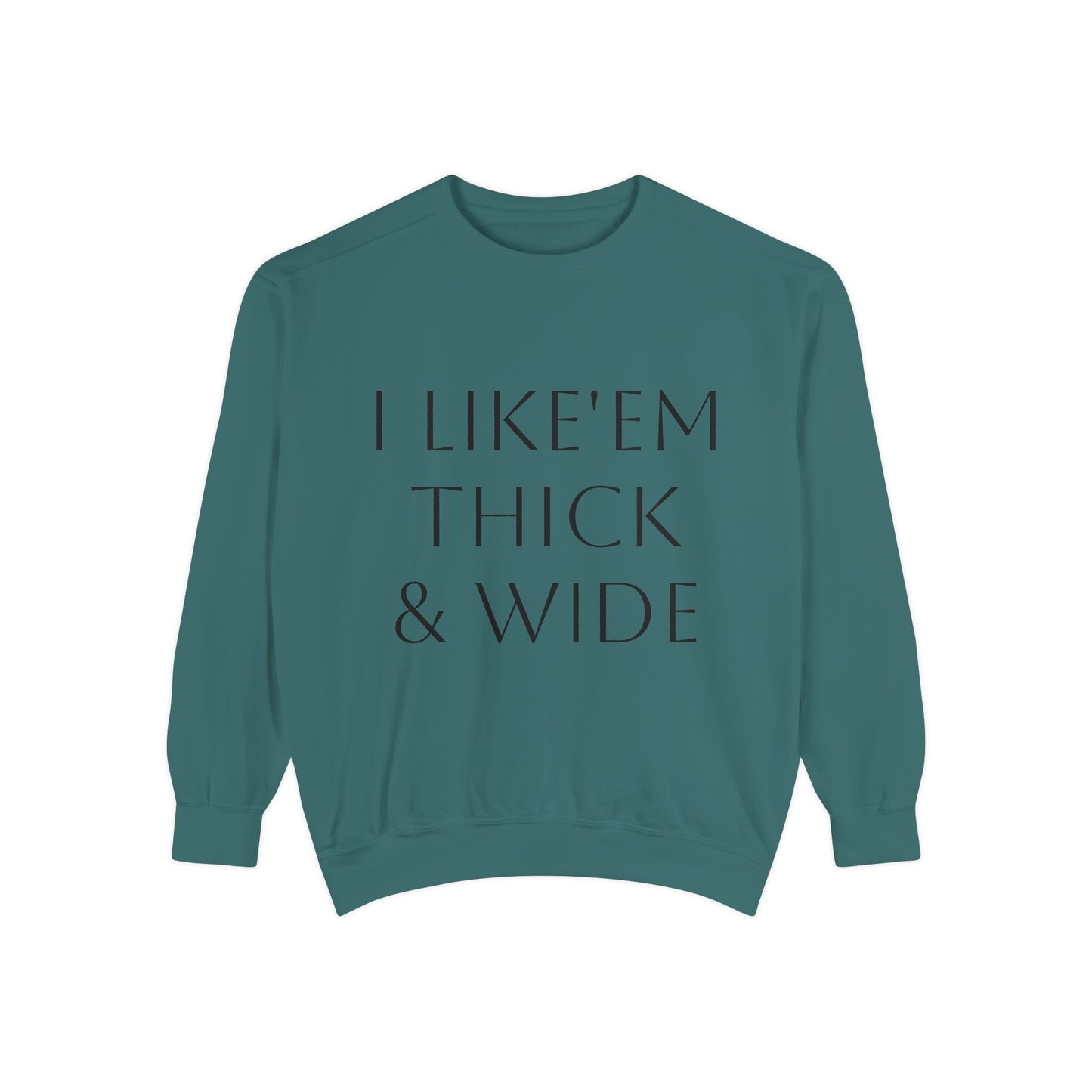 Thick and wide long-sleeved sweater