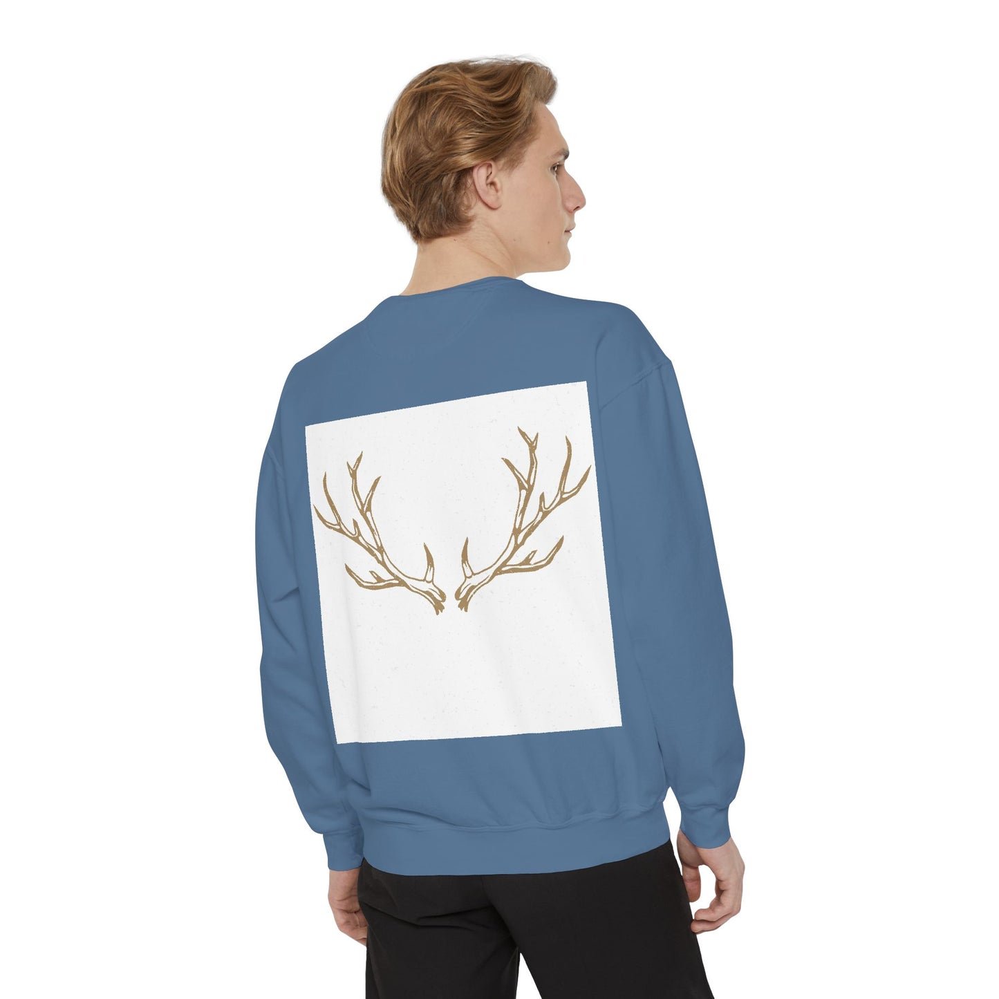 Thick and wide long-sleeved sweater