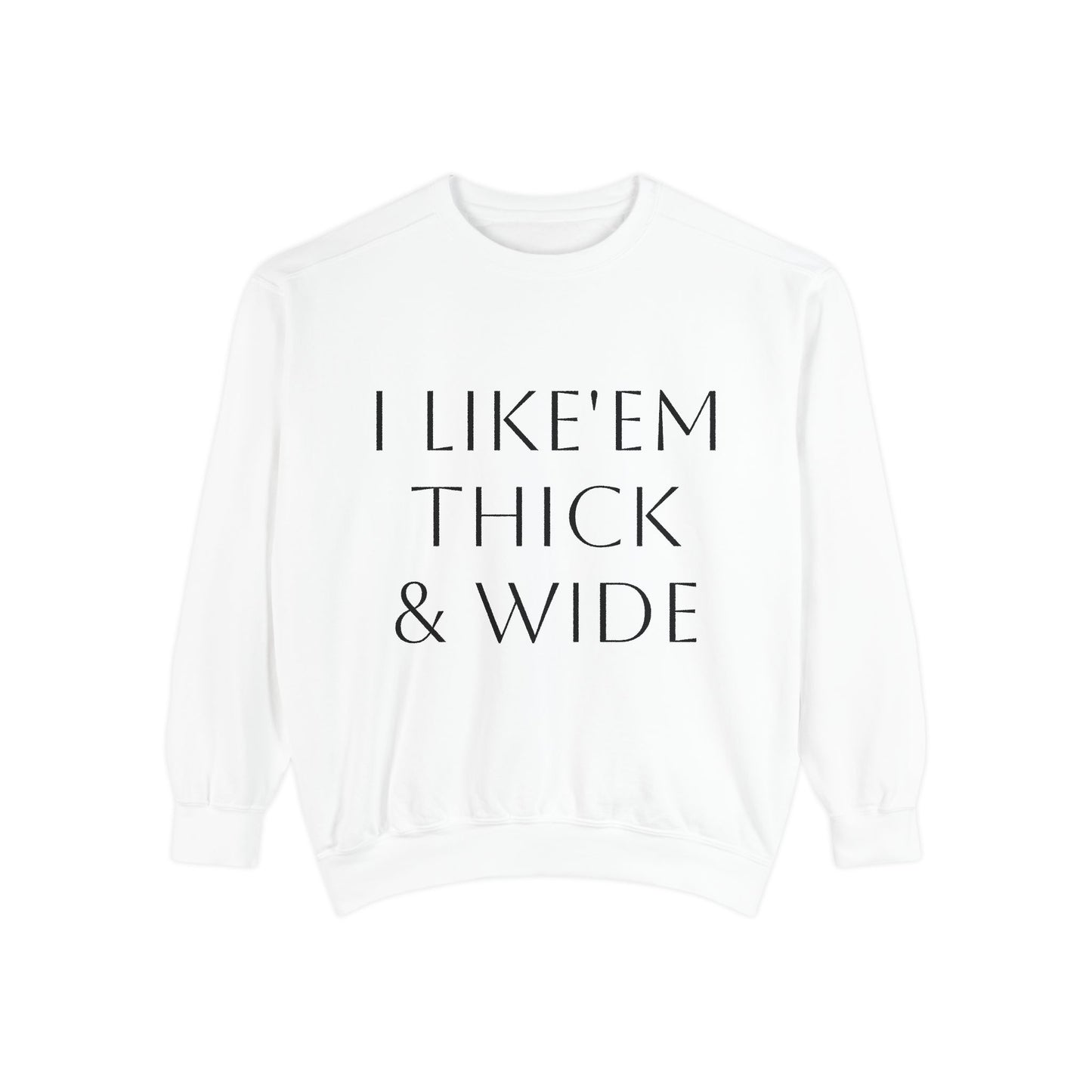 Thick and wide long-sleeved sweater
