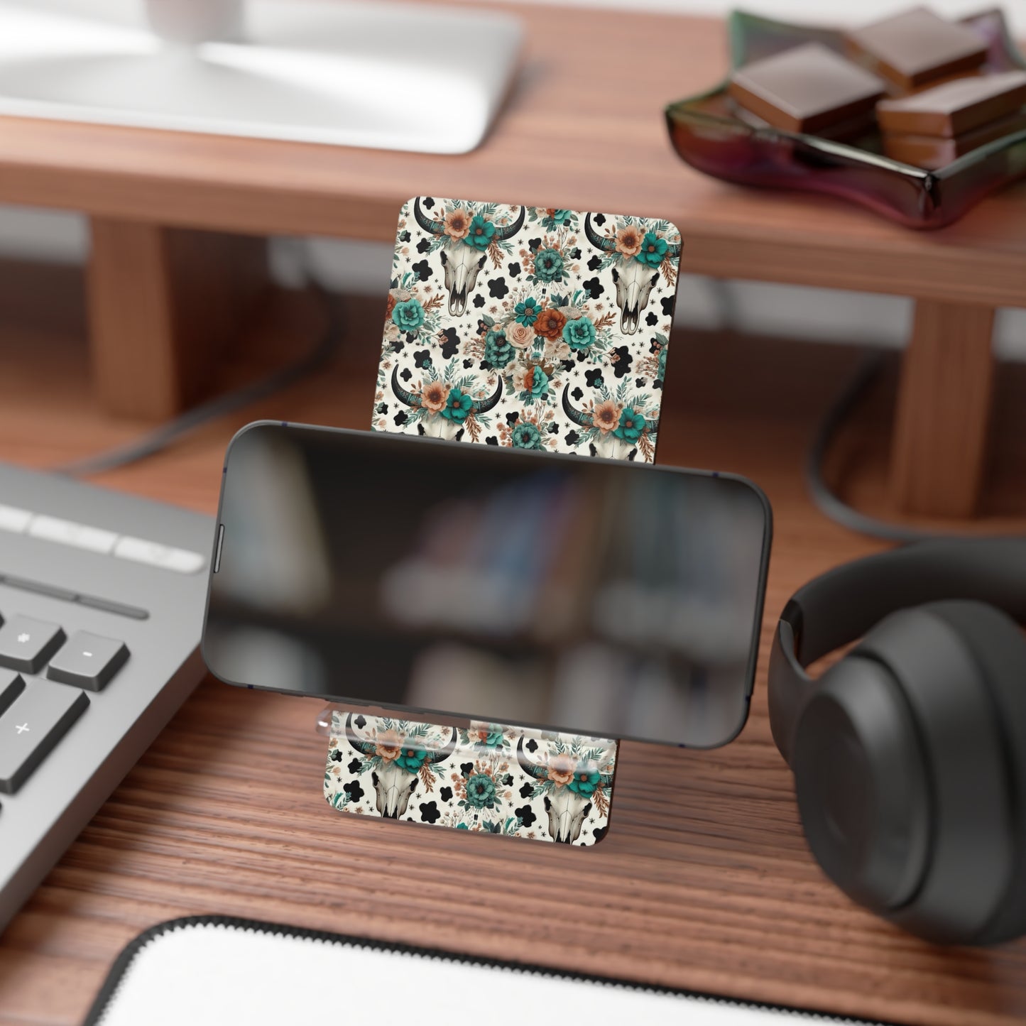 Steer skull & flowers phone stand