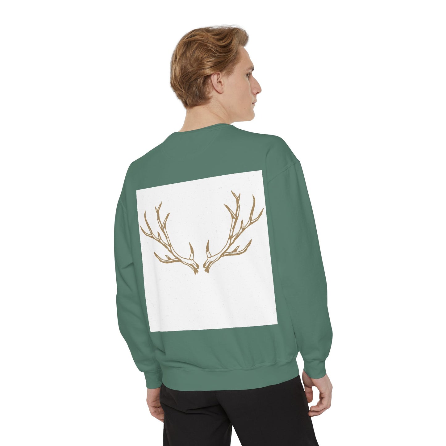 Thick and wide long-sleeved sweater
