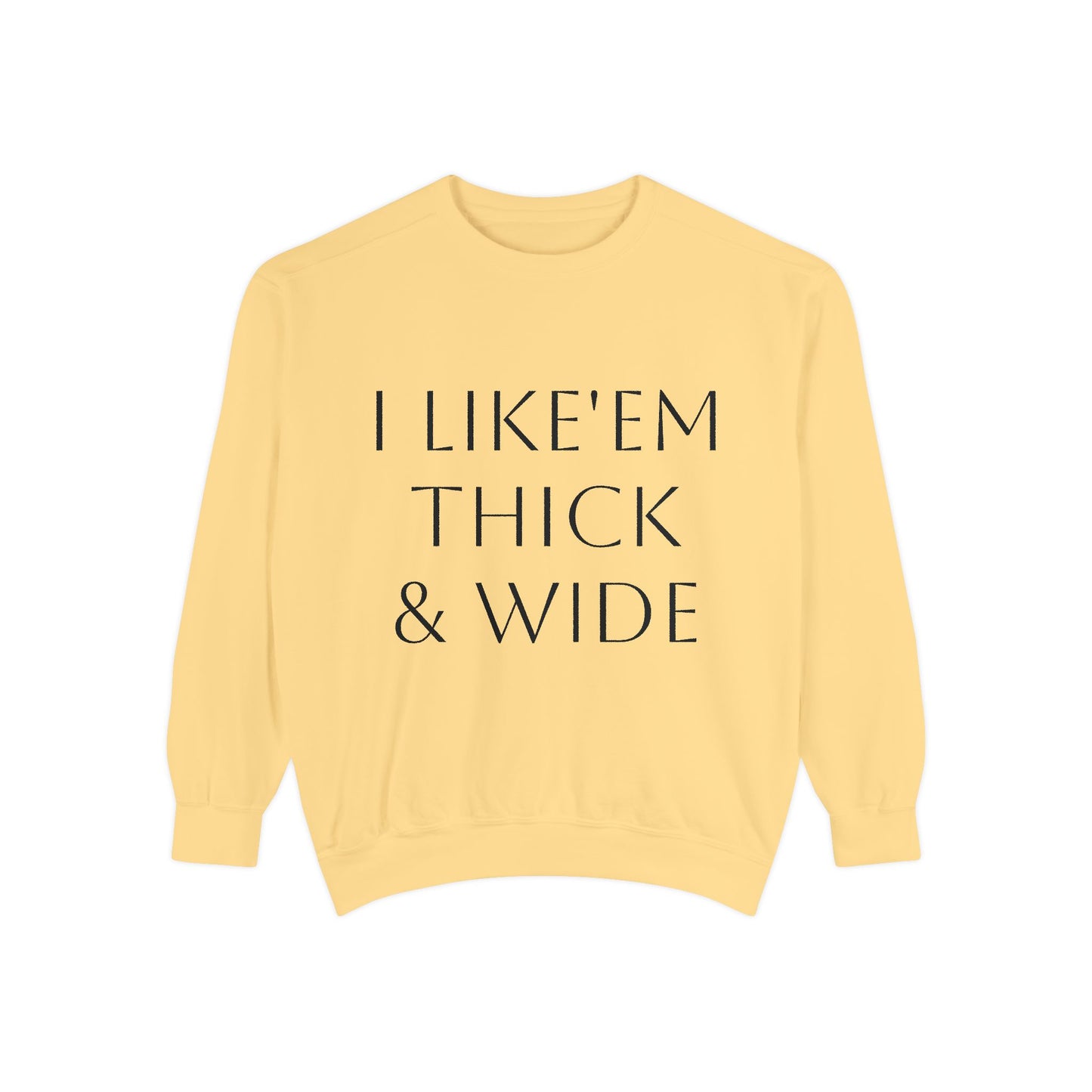 Thick and wide long-sleeved sweater