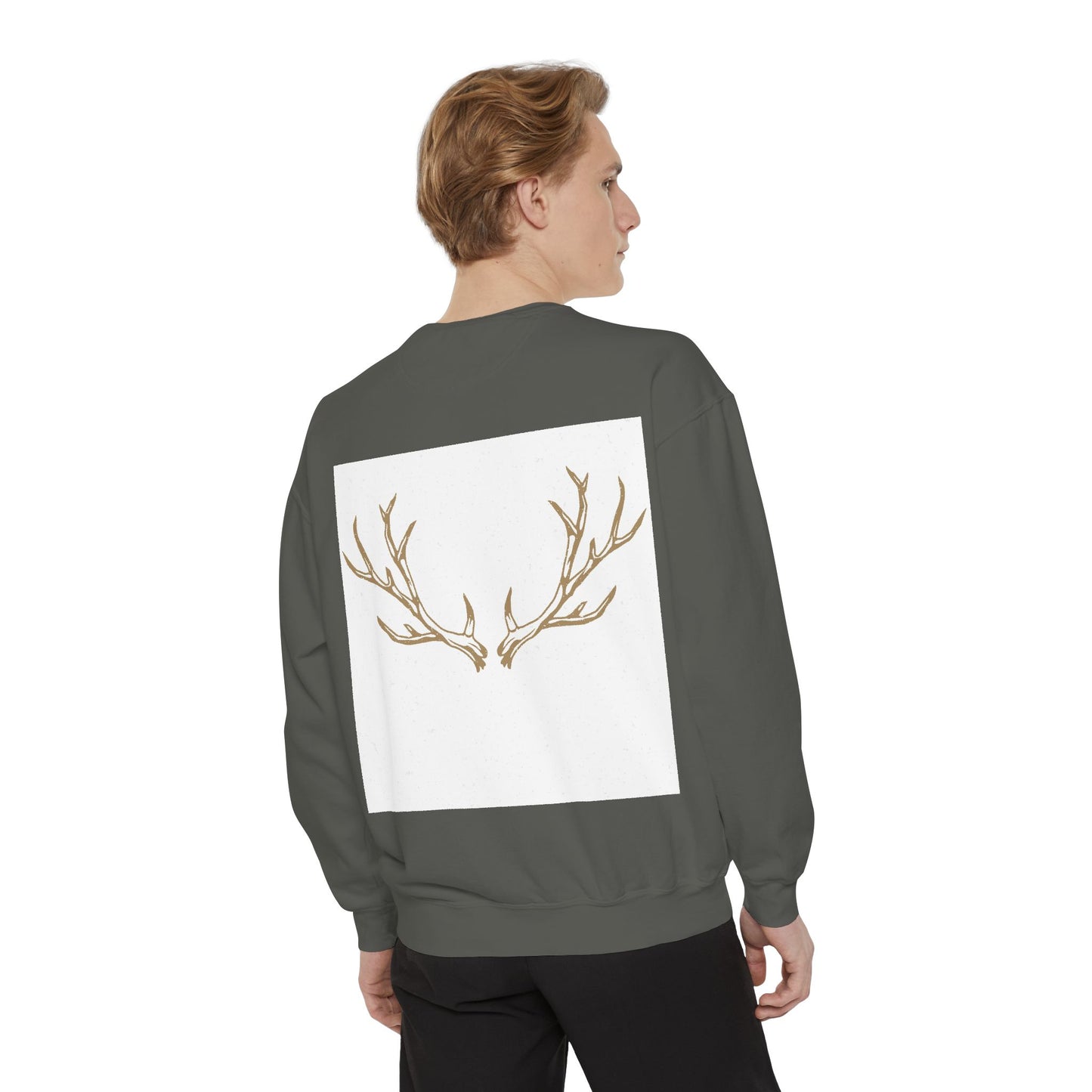 Thick and wide long-sleeved sweater